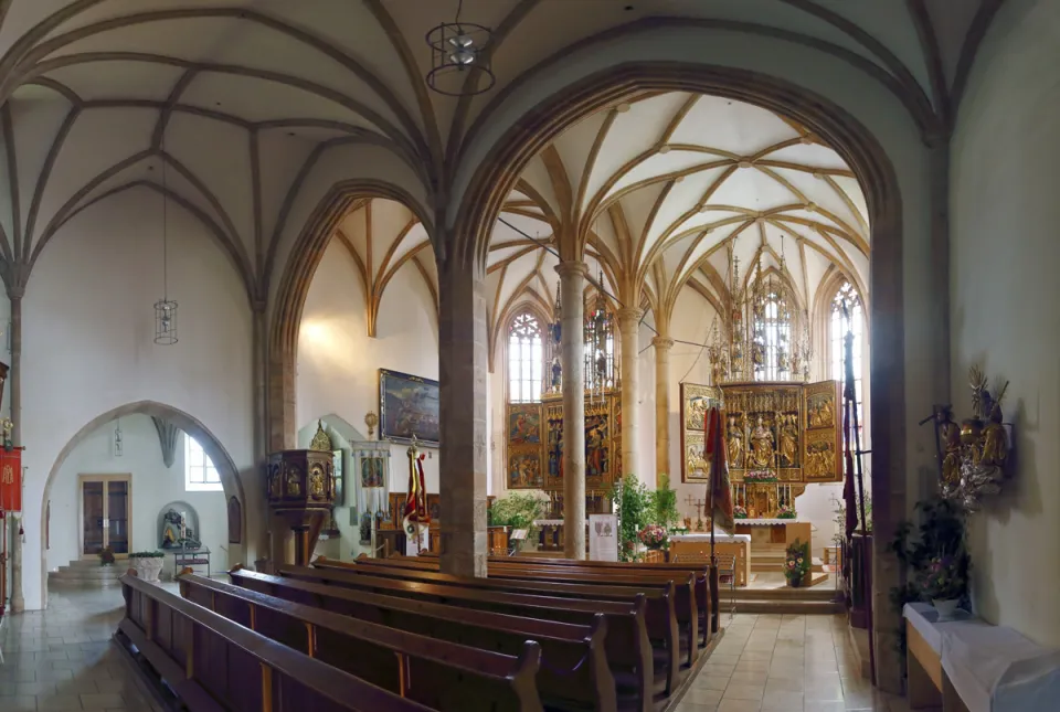 Parish Church of Mary at the Mountain, two-aisled interior