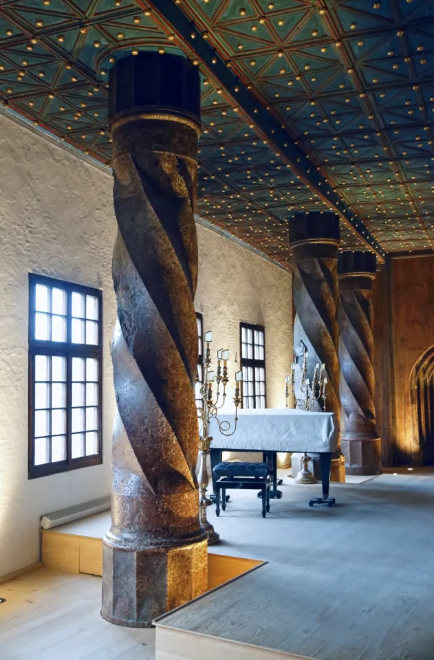 Hohensalzburg Fortress, Golden Hall, columns