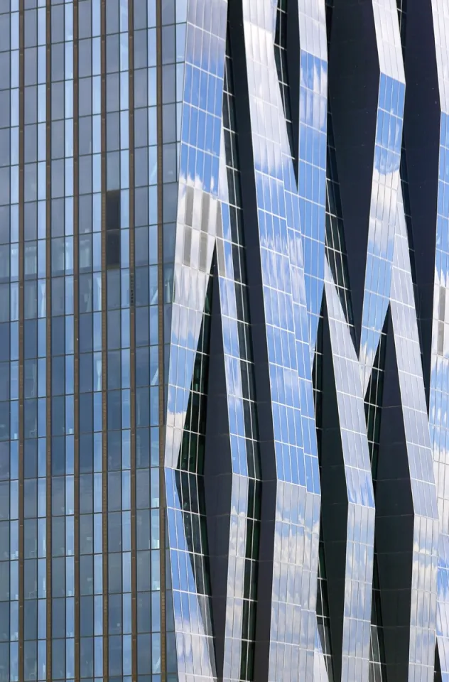 Donau City Towers, DC Tower 1, facade detail