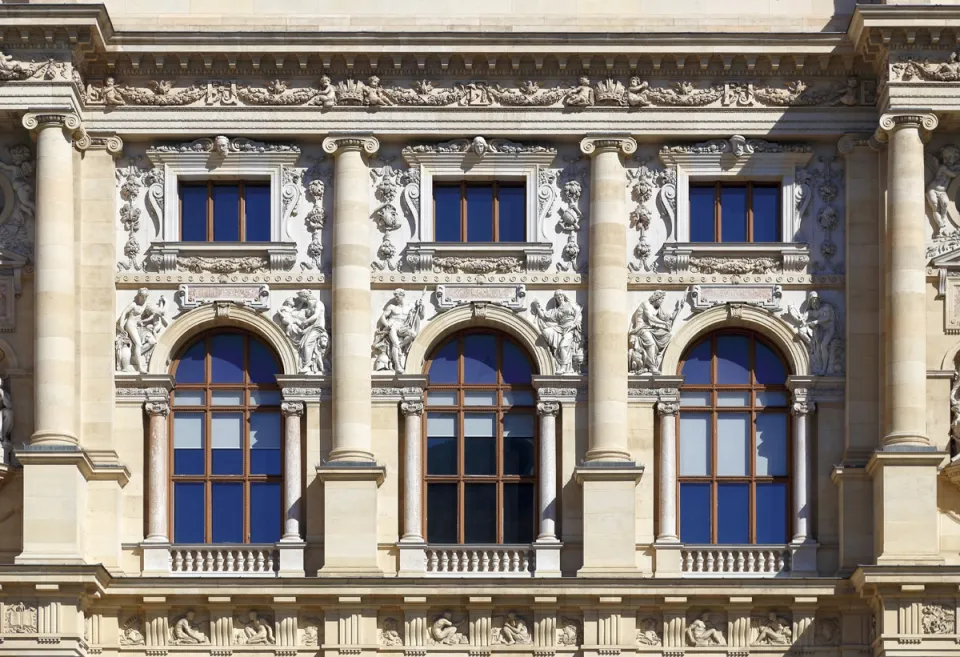 Natural History Museum, facade detail of the avant-corps