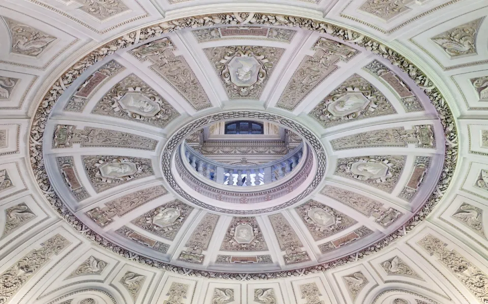 Natural History Museum, lobby cupola with oculus