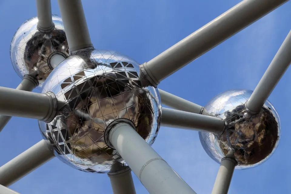 Atomium, spheres