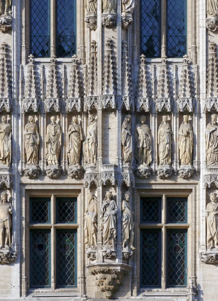 Brussels Town Hall, facade detail of the left wing