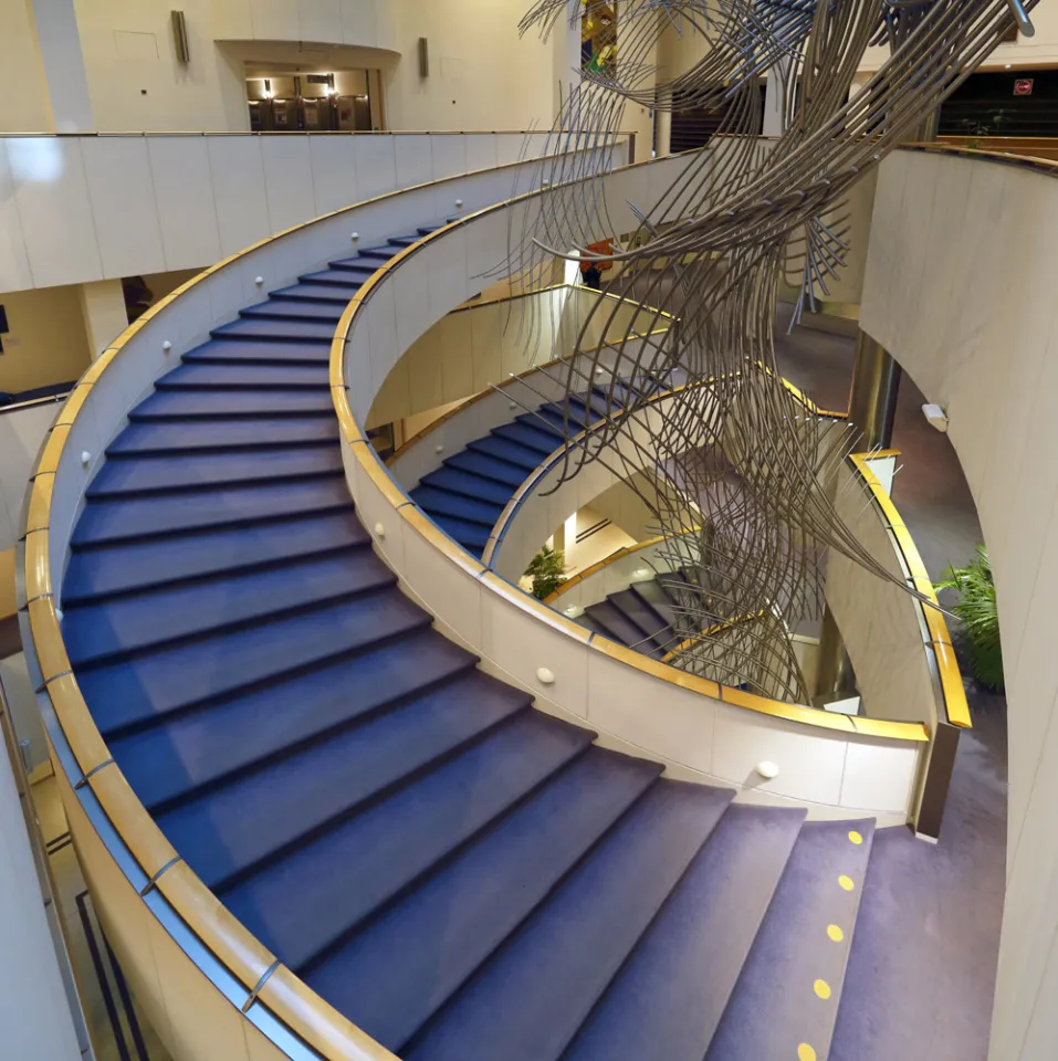 Espace Léopold, Paul-Henri Spaak Building, stairway