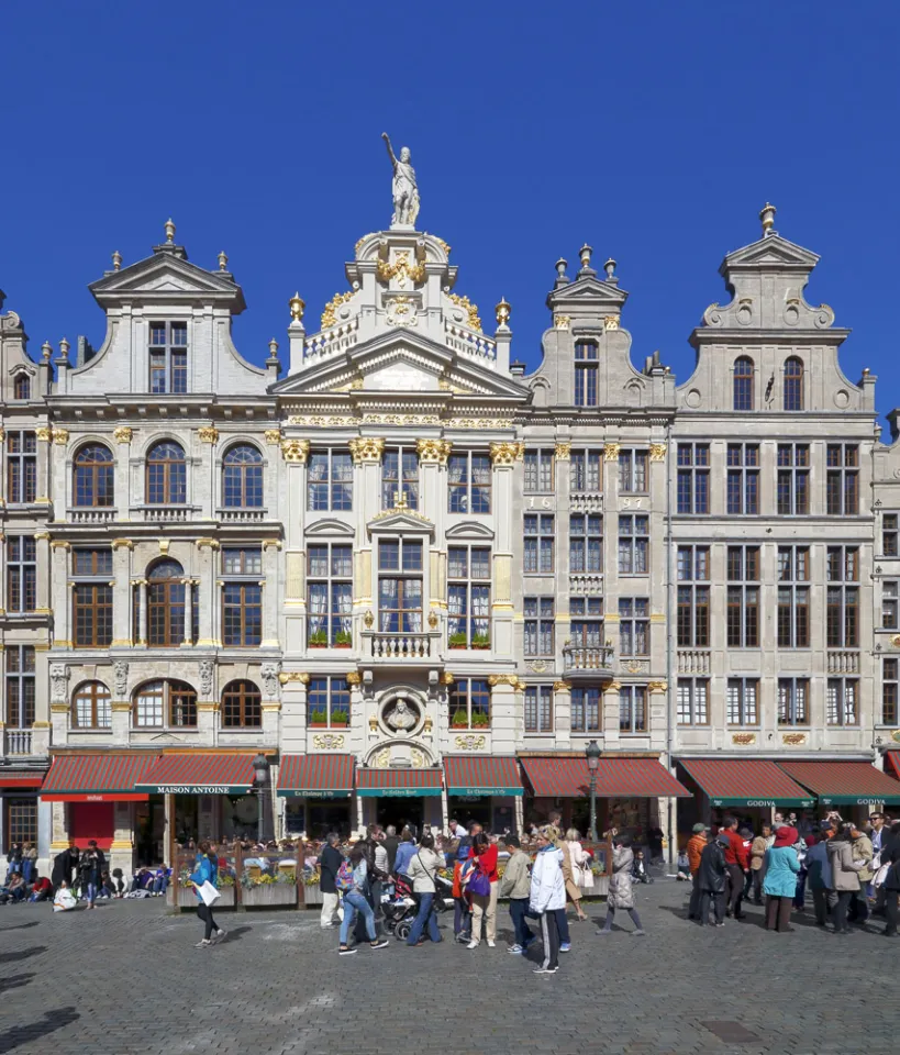 Grand Square (Grand-Place), houses on the northeast side