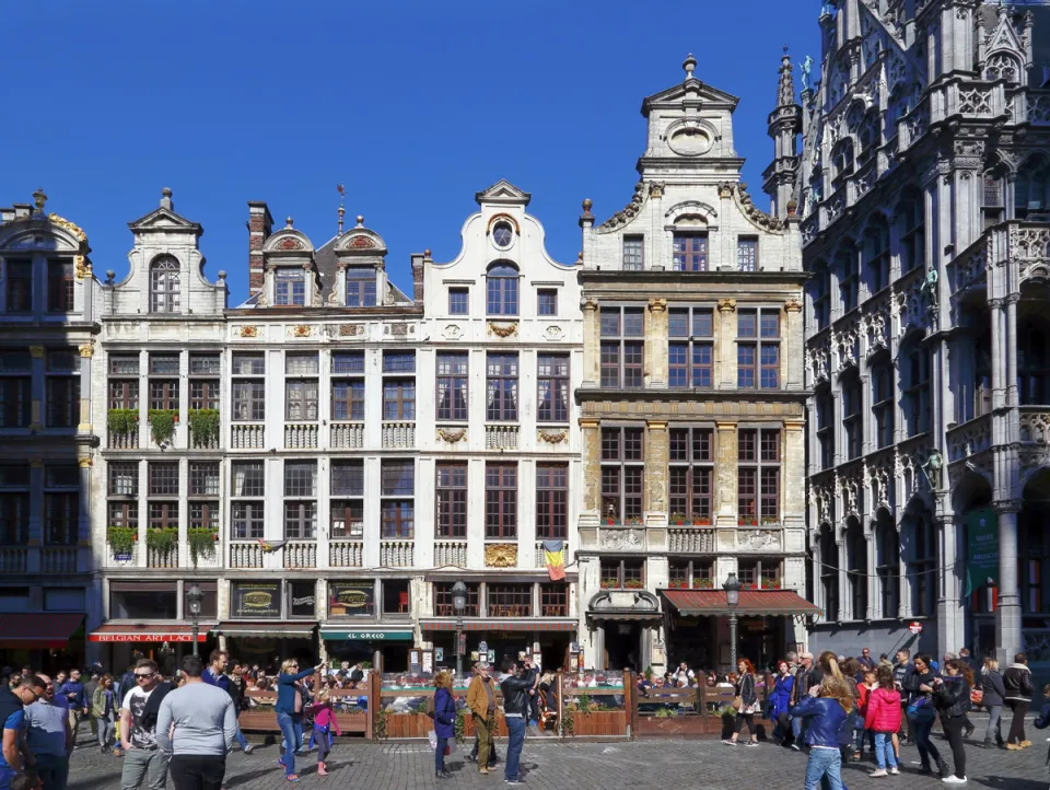 Grand Square (Grand-Place), houses on the northeast side