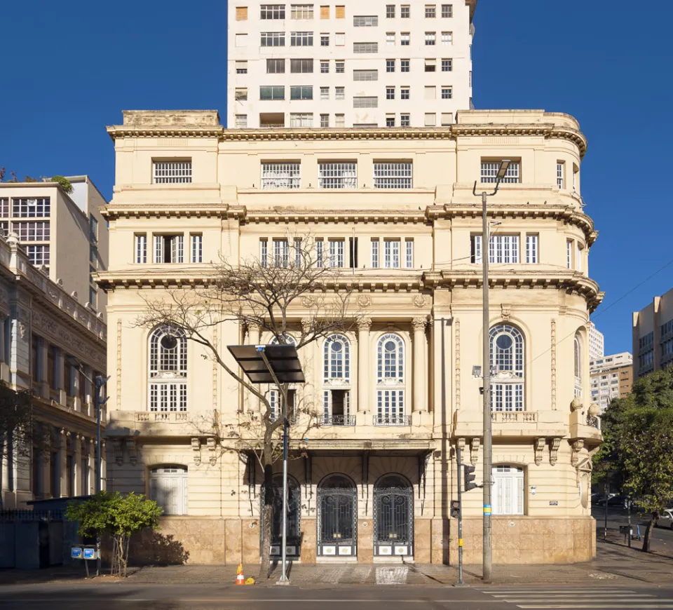 Automobile Club of Minas Gerais, main facade (northeast elevation)