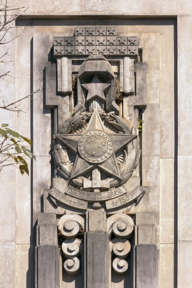 Palace of the Municipality, relief of the facade