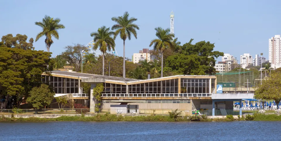 Iate Tênis Clube, northeast elevation