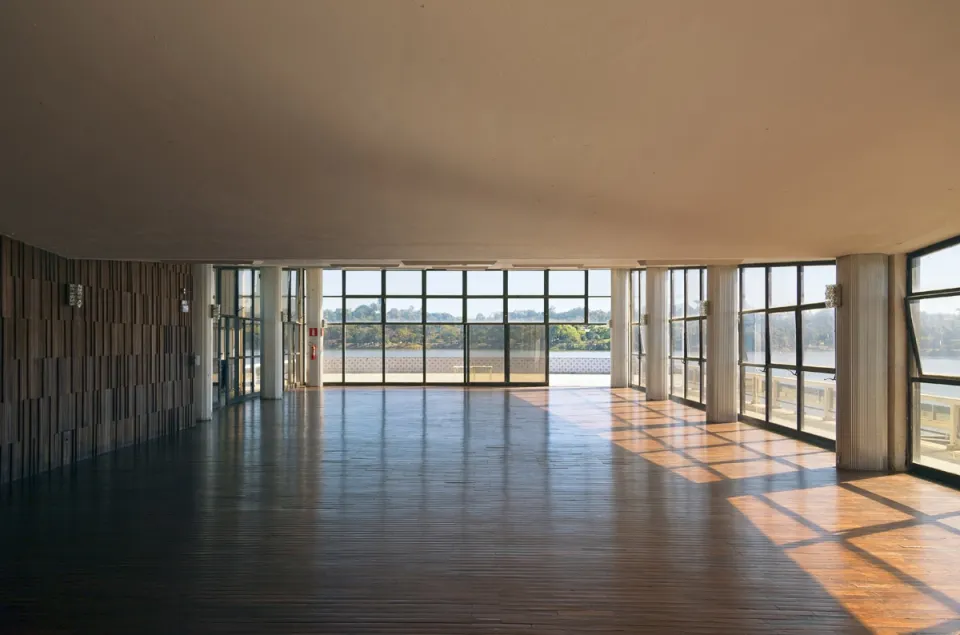 Iate Tênis Clube, Portinari Hall, southeast elevation