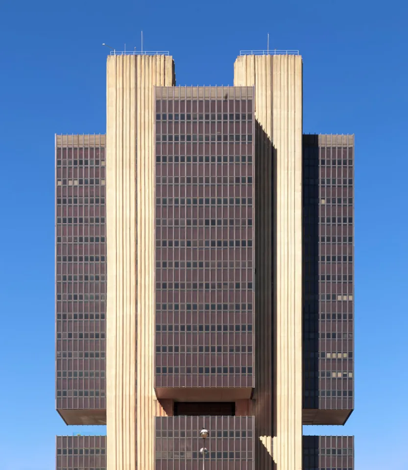 Central Bank of Brazil Headquarters, facade detail (north elevation)