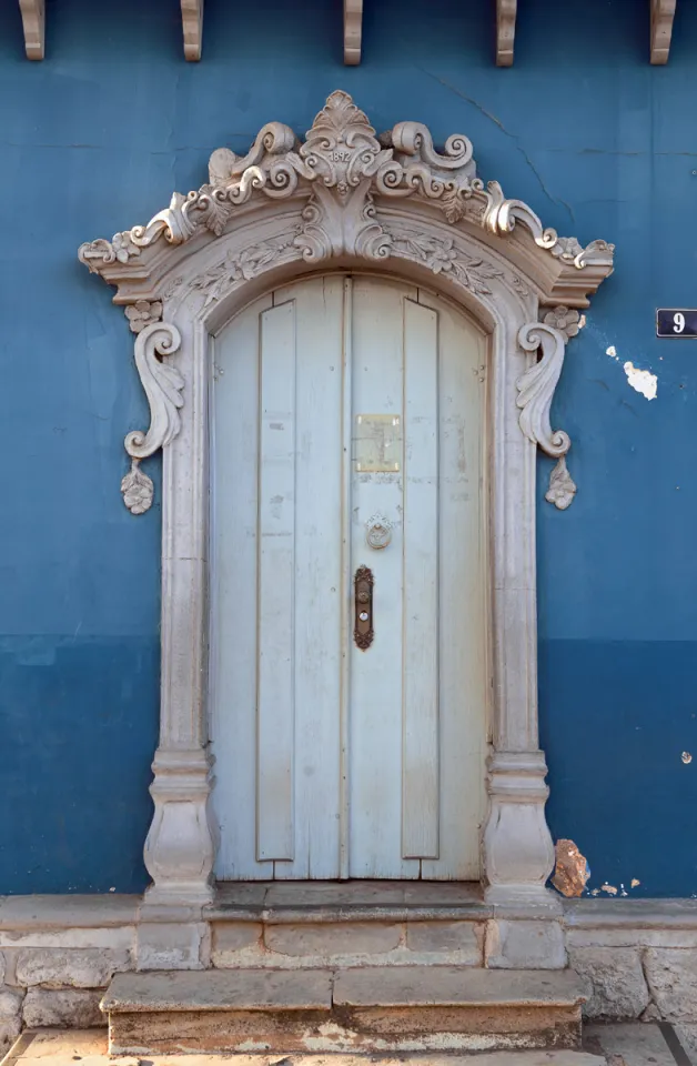 House Dom Sivério Square № 9, door