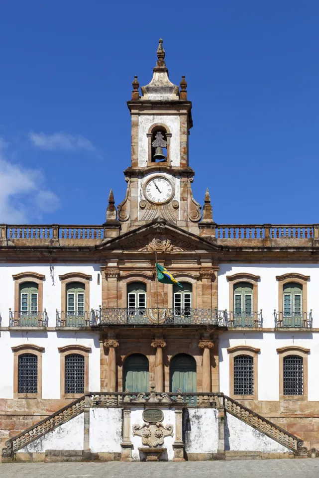 Museum of the Inconfidência, avant-corps, frontispiece