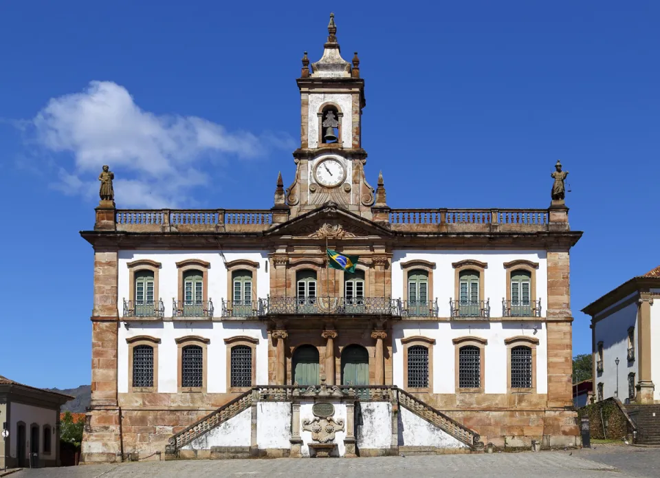 Museum of the Inconfidência, main facade (north elevation)
