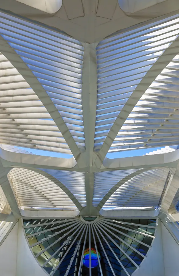 Museum of Tomorrow, detail front window and canopy