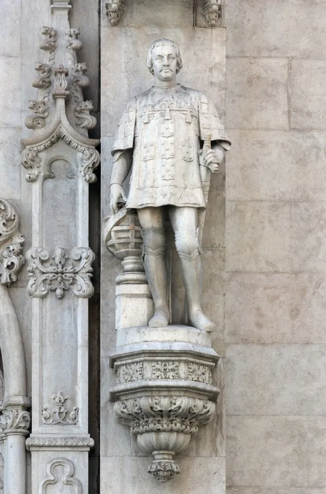 Royal Portuguese Cabinet of Reading, facade, statue of Prince Henry the Navigator