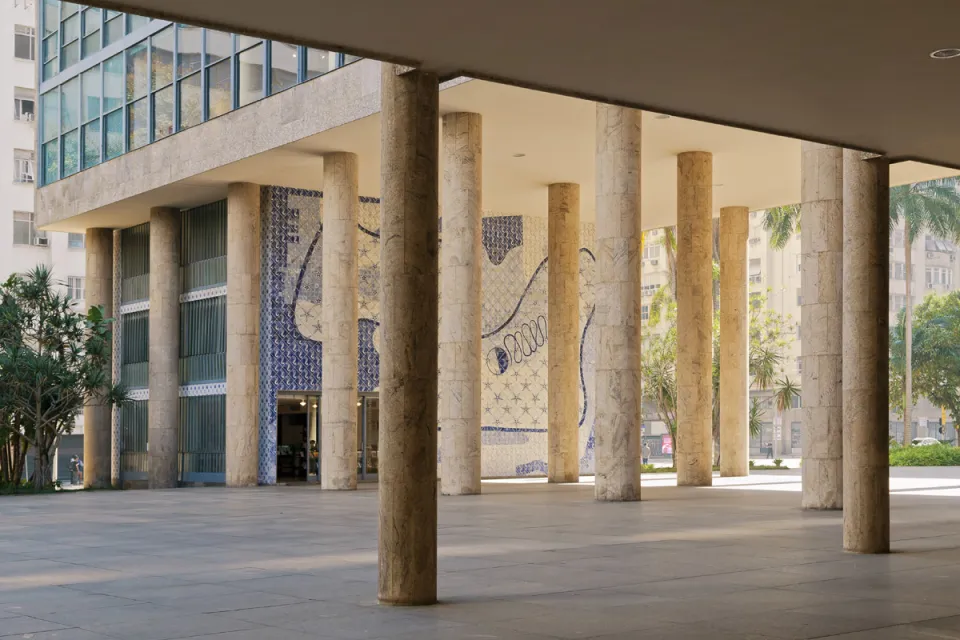 Gustavo Capanema Palace, pilotis