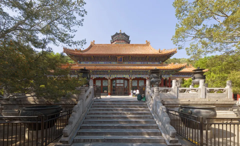 New Summer Palace, Hall of Dispelling Clouds, view from below the stone platform