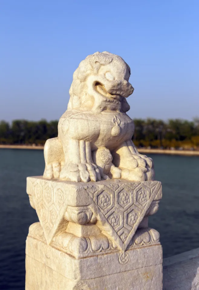 New Summer Palace, Seventeen Arches Bridge, lion sculpture