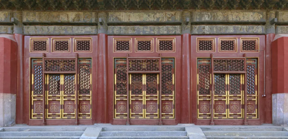 Pule Temple, Zongyin Hall, doors of the east facade