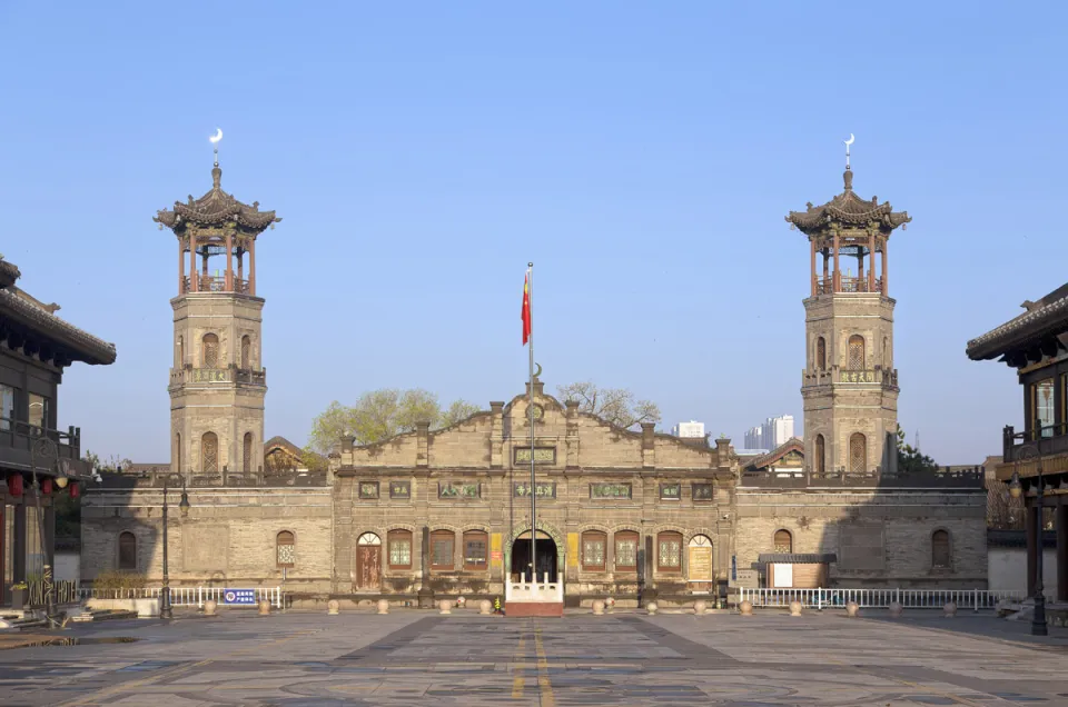 Grand Mosque of Datong, east elevation with main gate