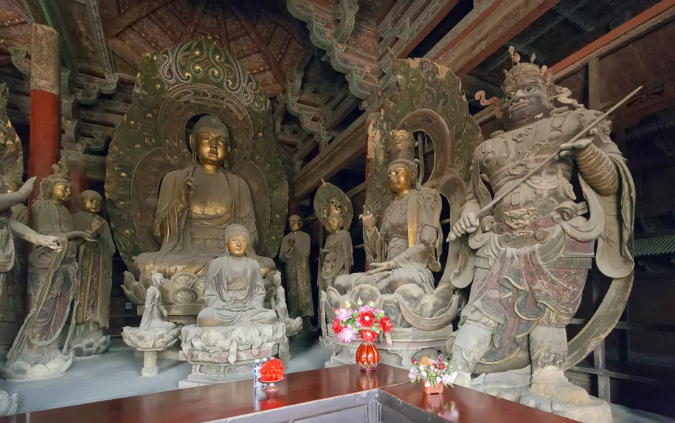Huayan Temple, Sutra Hall, interior, Liao dynasty statues