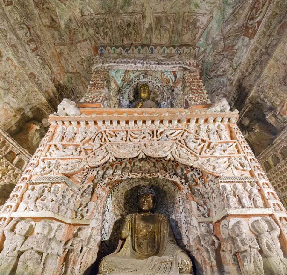 Yungang Grottoes, inside cave 6