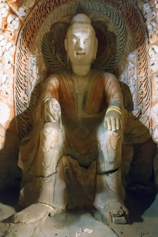 Yungang Grottoes, statue of cave 6