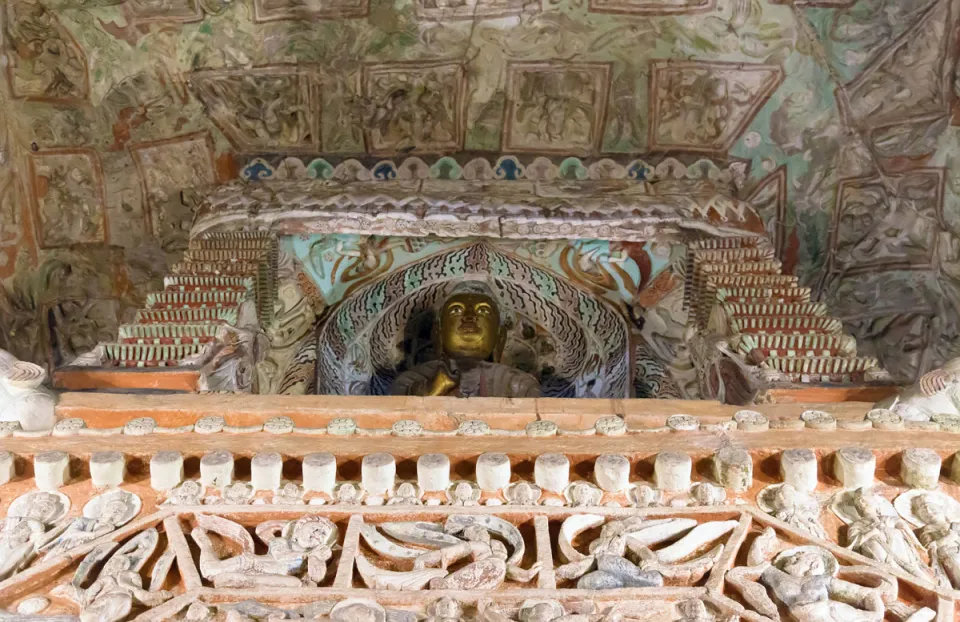 Yungang Grottoes, inside cave 6