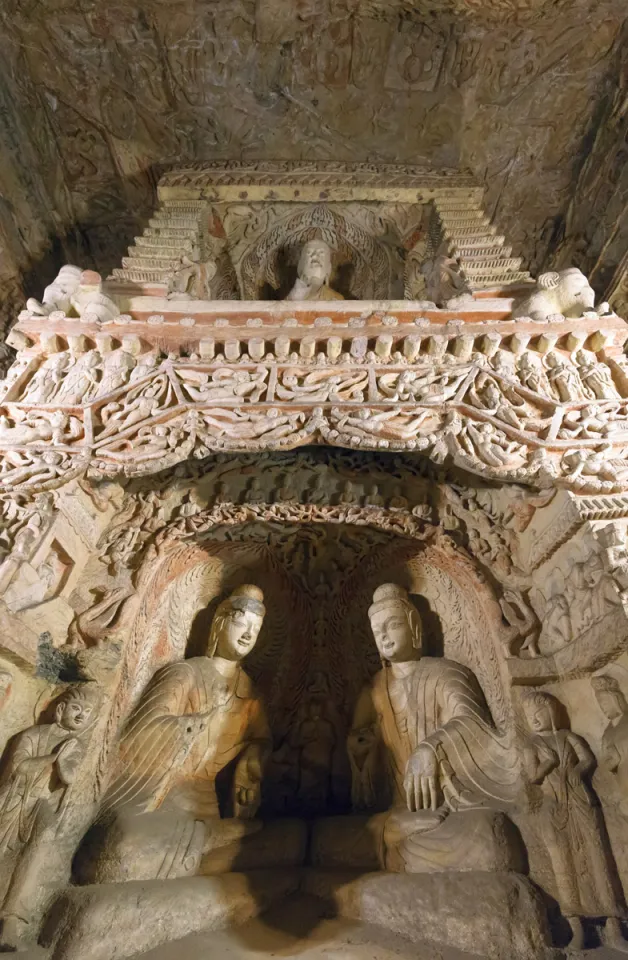 Yungang Grottoes, inside cave 6