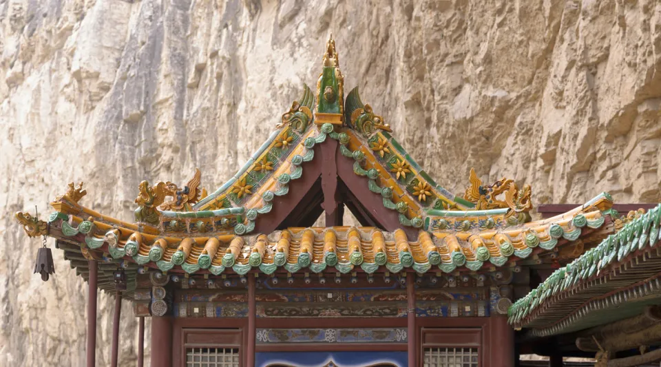 Hanging Monastery, roof