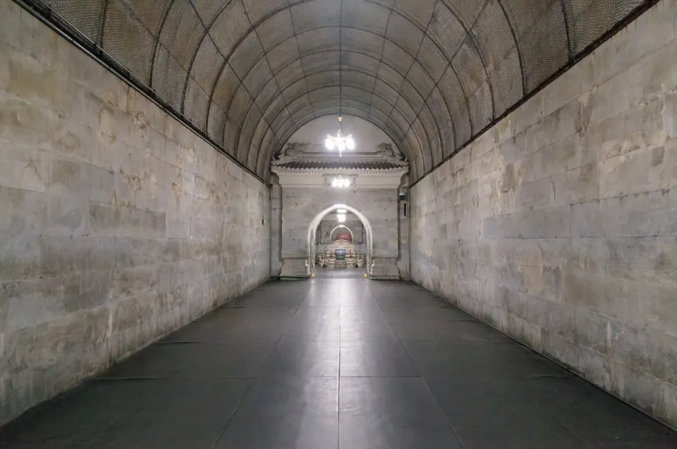 Ming Dingling Mausoleum, Underground Palace, outer hall