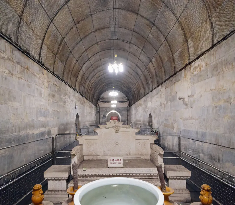 Ming Dingling Mausoleum, Underground Palace, sacrificial chamber with the throne of empress Xiaojing