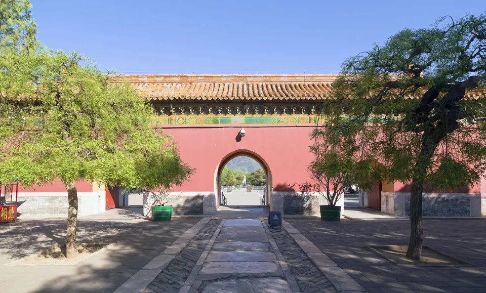 Ming Dingling Mausoleum, Zhong Gate, inner view (northwest elevation)