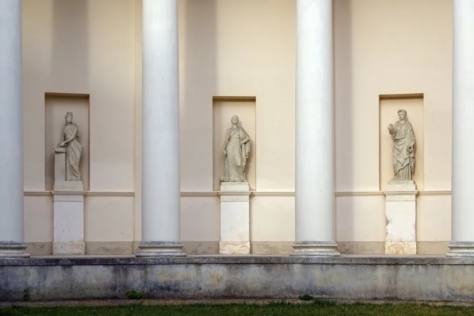 detail of the colonnade