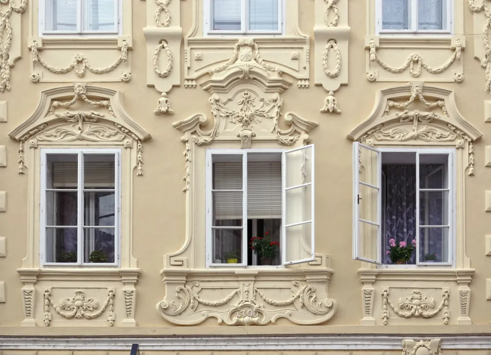 Burgher's House Široká Street № 14, facade detail with windows