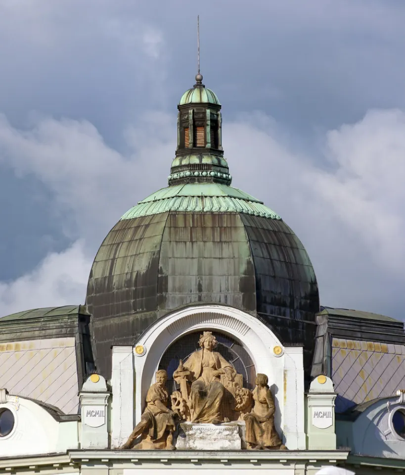 Regional Office of the South Bohemian Region, cupola and sculpture group