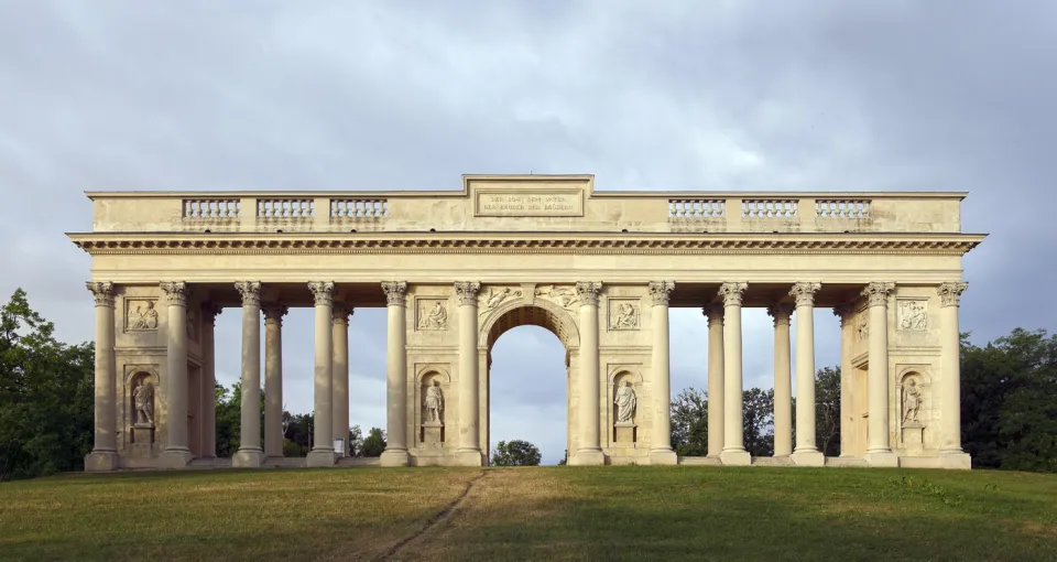 Rajsna Colonnade, northeast elevation