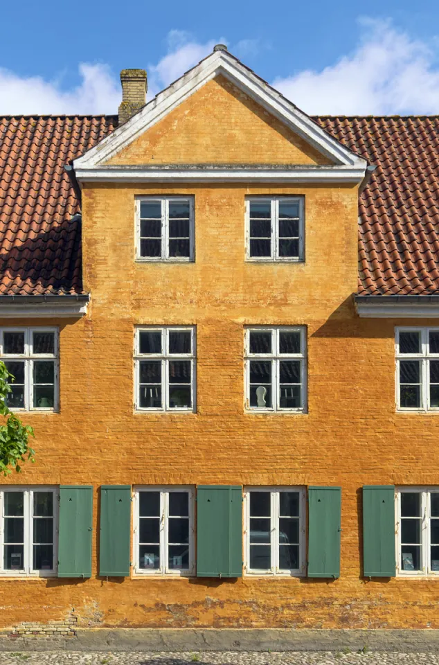 Old Moravian Brethren's pharmacy, facade detail with added dormer