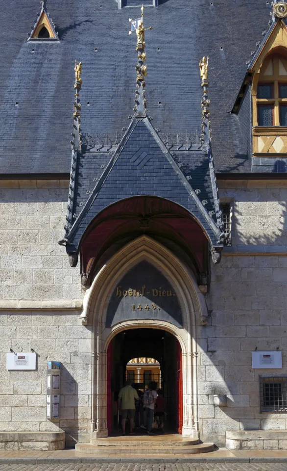 Hospices de Beaune, main portal