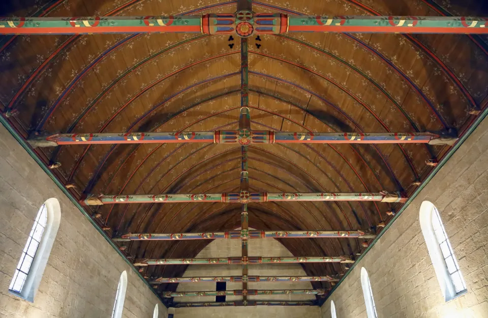 Hospices de Beaune, wooden barrel vault ceiling of the Hall of the Poor