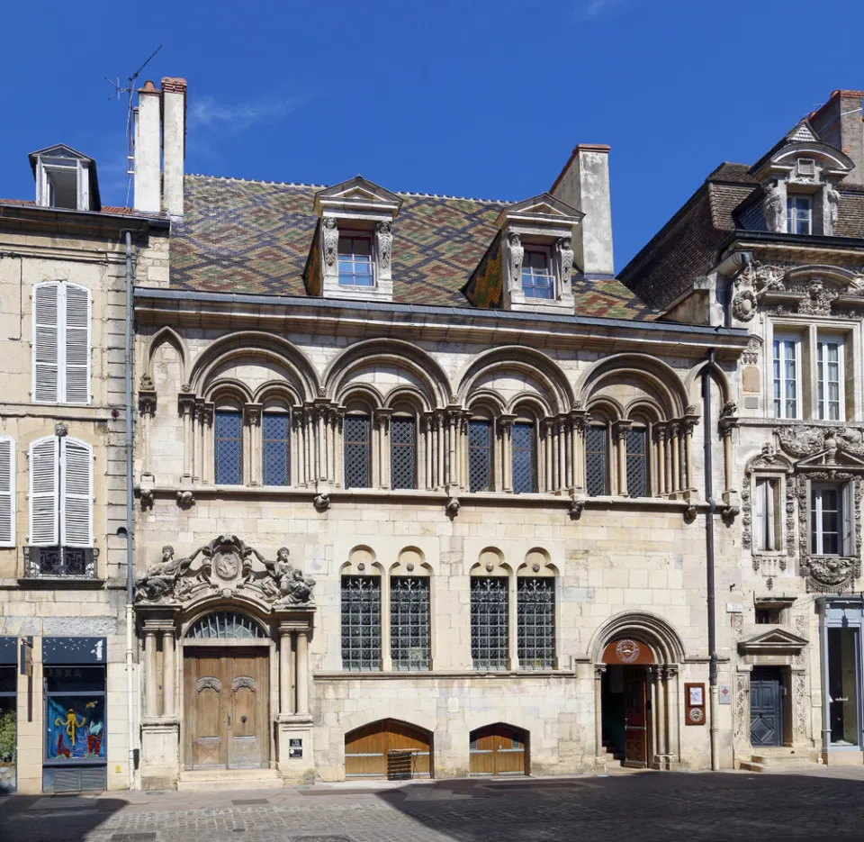 Hôtel Aubriot, front facade