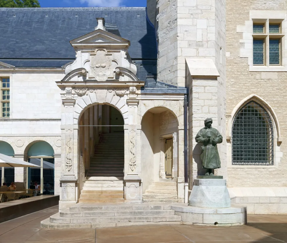 Palace of the Dukes of Burgundy, stairs to the Tower of Bar and statue of Claus Sluter