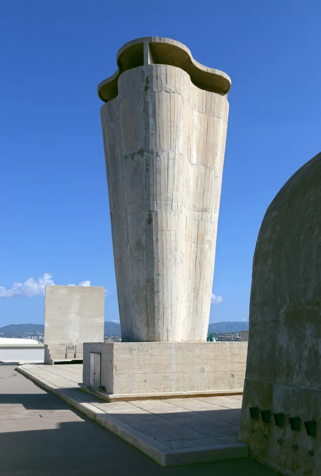 Radiant City of Marseille, roof, chimney