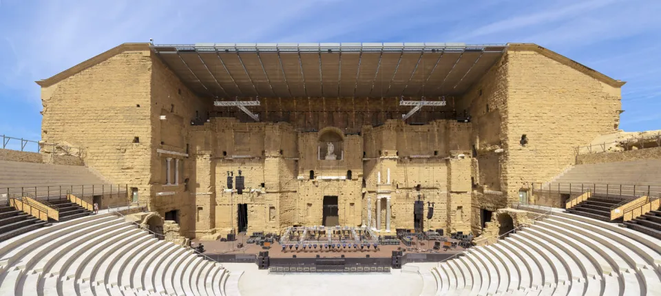 Roman Theatre of Orange, stage wall (scaenae frons) Roman Theatre of Orange, stage wall (scaenae frons)