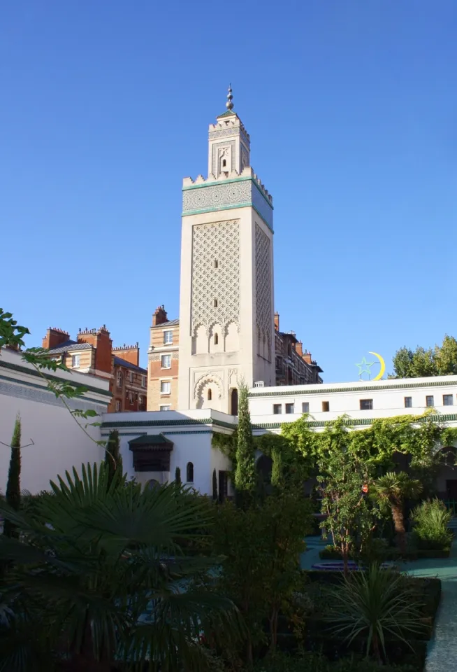 Grand Mosque of Paris, inner garden and minaret