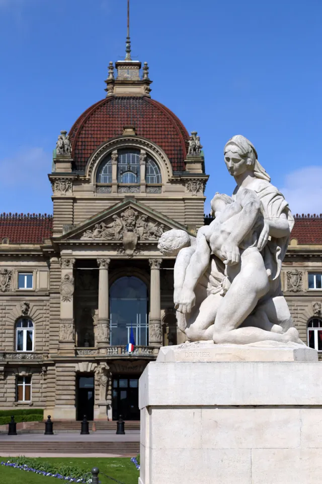 Monument to the Dead of Strasbourg, Palace of the Rhin