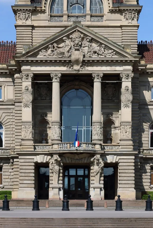 Palace of the Rhine, portico