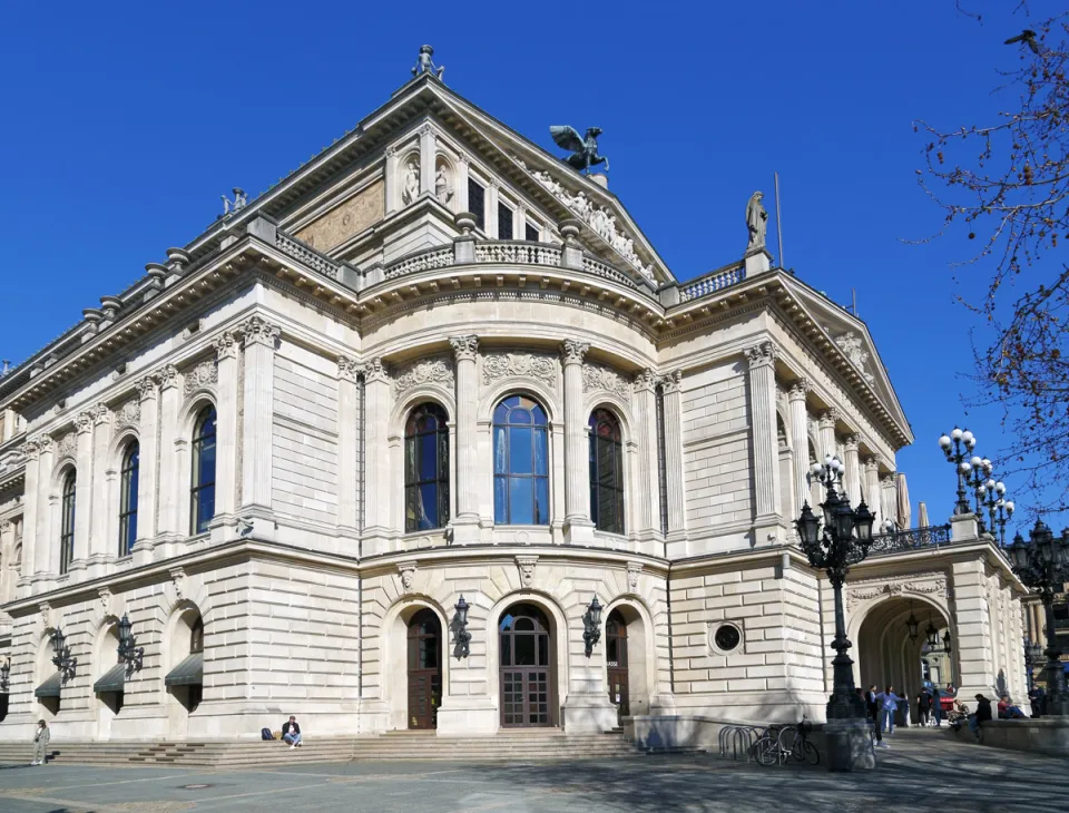 Old Opera, southwest corner with quarter-circle wall