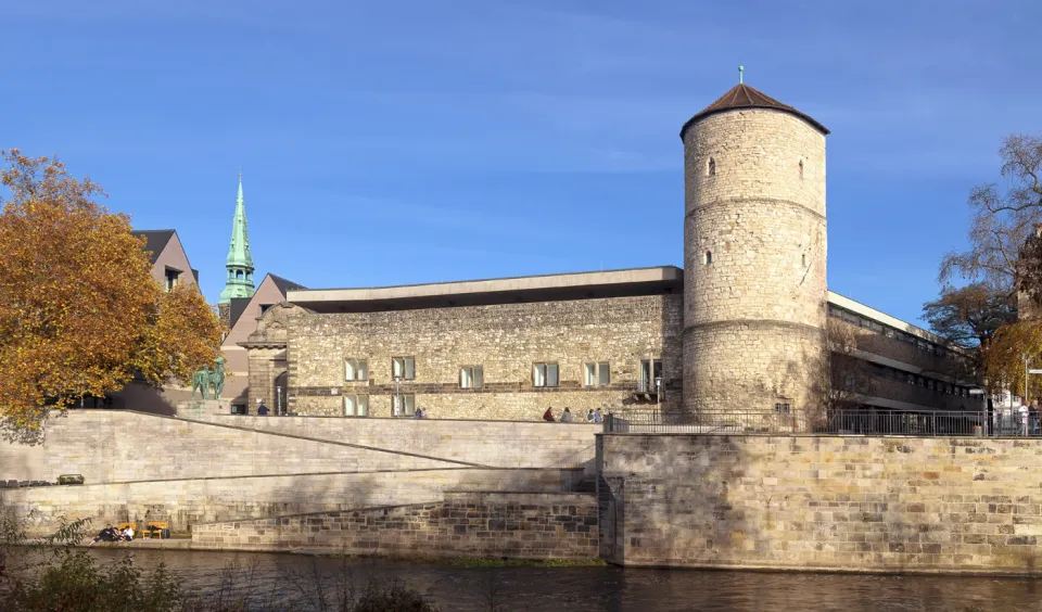Hanover Historical Museum, Beguines Tower and remains of city wall and armory